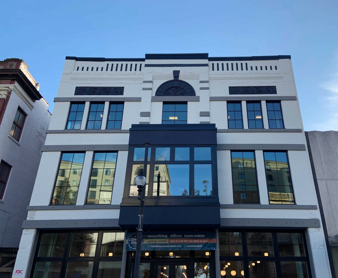 226 N Front / Common Desk East West Partners